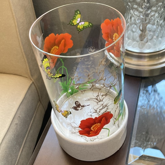 Excellent Condition- Pier 1 spiced pear candle with decorative cover & pedestal - Picture 10 of 13